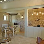 Dogoli Country Apartment *