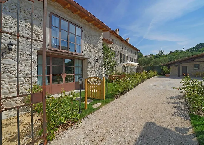 アパート Dogoli Country